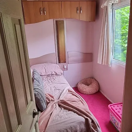 Lovely 3-Bed Caravan In Foel Welshpool Exterior photo