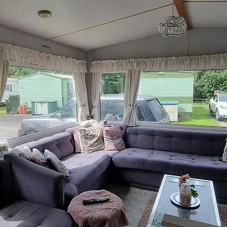 Lovely 3-Bed Caravan In Foel Welshpool Exterior photo