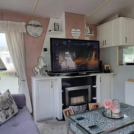 Lovely 3-Bed Caravan In Foel Welshpool Exterior photo