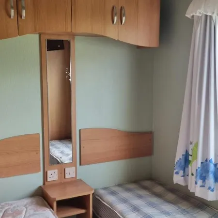 Lovely 3-Bed Caravan In Foel Welshpool Exterior photo
