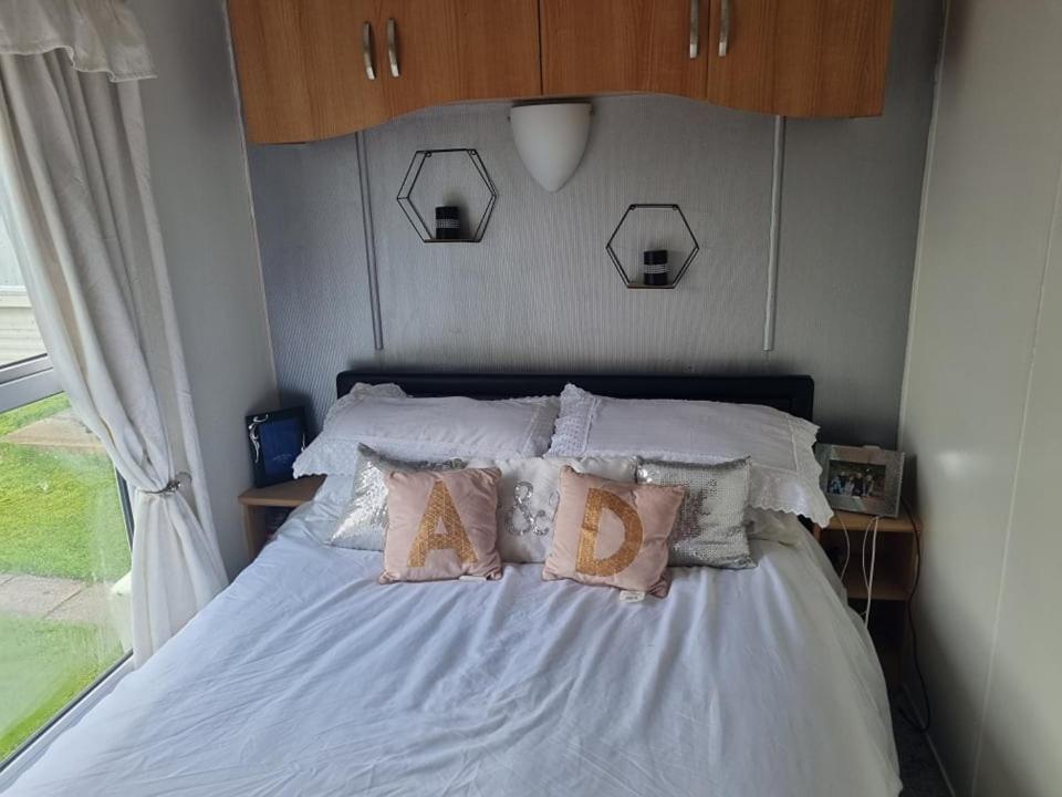 Lovely 3-bed Caravan In Foel Welshpool